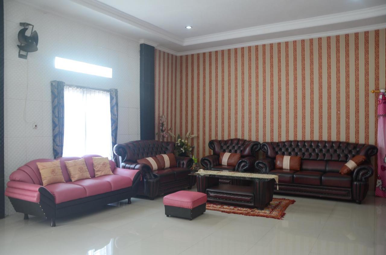 Spot On Oyo 1988 Pondok Seril Syariah Makassar Ngoại thất bức ảnh